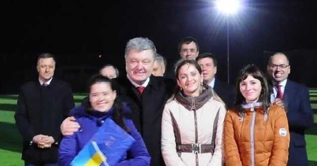 Для вертолета Порошенко залили цементом огород селянину