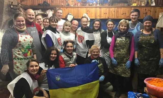 «Салат для солдат»: волонтеры собирают деньги на топливо, чтобы привезти оливье бойцам АТО