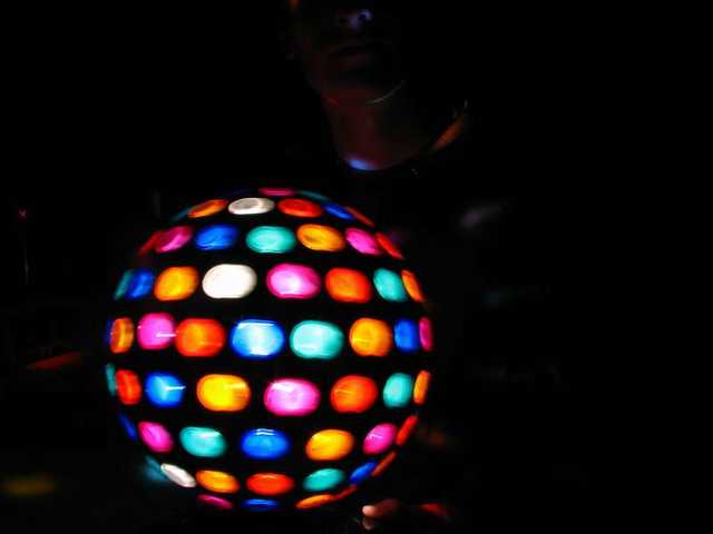 Рассекло голову: в киевском пабе случился необычный несчастный случай