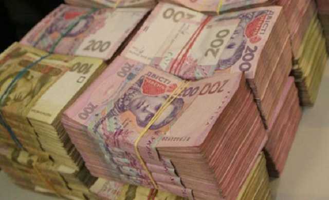 На Київщині турботлива мати подарувала сину-податківцю 2 млн грн