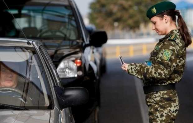 С 1 января ГПСУ начнет считывать биометрику из паспортов россиян