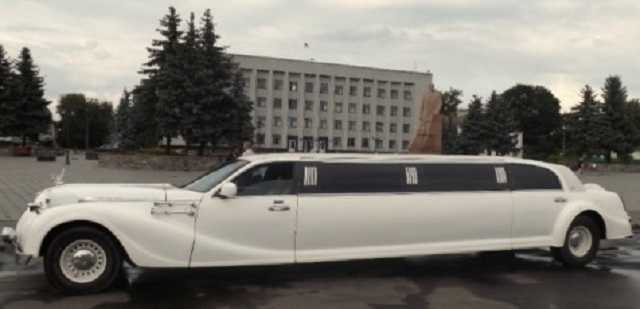 В Киеве в честь Нового года ездит бесплатное такси-лимузин