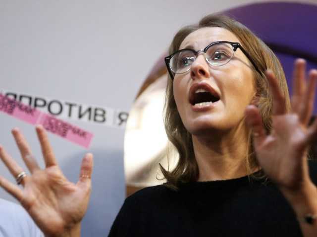 Пьяная Ксения Собчак взорвала интернет выходкой на пороге храма: опубликовано видео