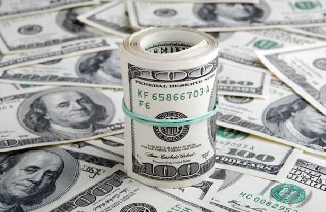 В Украине стремительно обвалился курс доллара