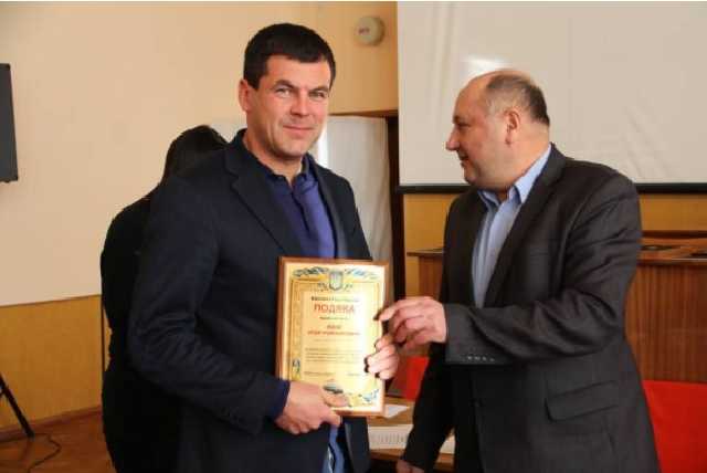 Політжульмани: як депутат ВР від БПП Юрчишин роздавав гроші та фейкові грамоти