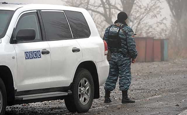 На Донбассе пьяный боевик ДНР напал на автомобиль ОБСЕ