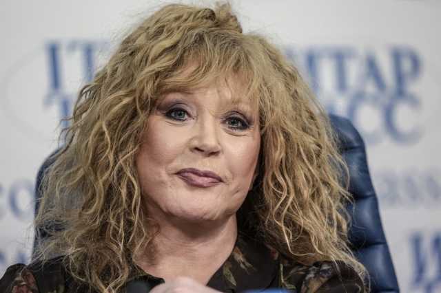 Бабушку понесло: новый образ Пугачевой вызвал ажиотаж в сети