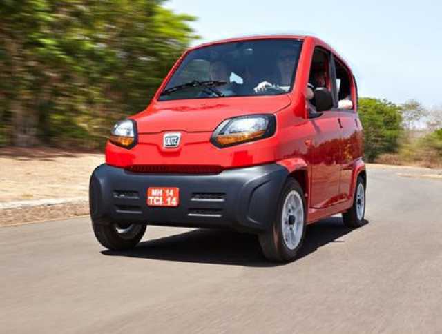 В Украину прибыл самый дешевый автомобиль в мире Bajaj Qute