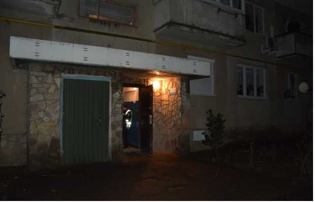 Усі подробиці вбивства у Мукачеві: 27-річного хлопця зарізали у власному під’їзді