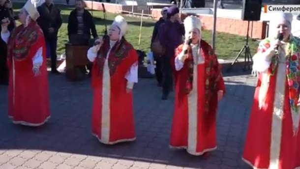Рождество в аннексированном Крыму: хор в русских костюмах спел украинские колядки