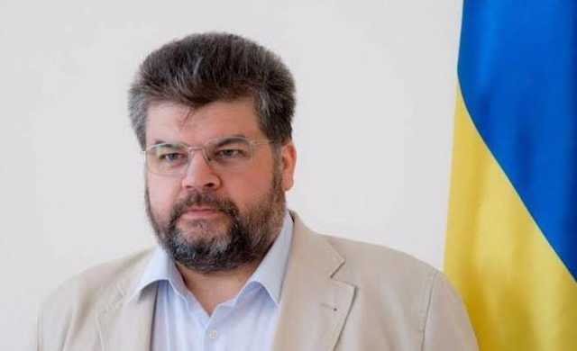 Казалось бы, вменяемые люди включились в бесстыдную кампанию по понижению значимости коррупции. Толку не будет никакого, — Яременко