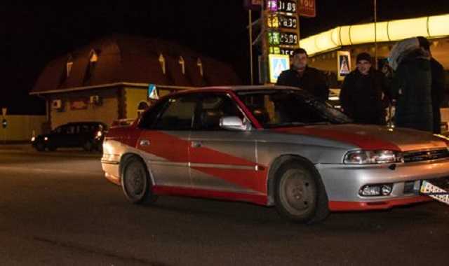 В Киеве Subaru сбил девушку на пешеходном переходе