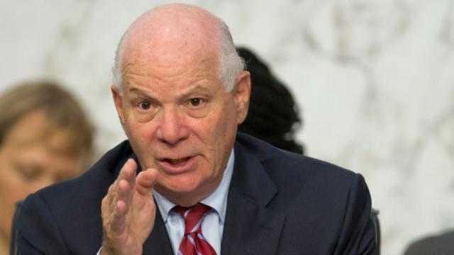 Путіна слід позбавити доступу до світової фінансової системи, — доповідь сенатора США