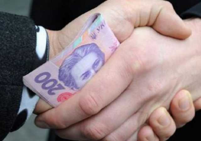 В Запорожье на рабочем месте задержали главного патологоанатома области