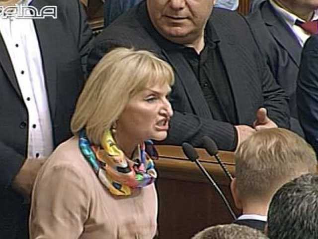 Жена Луценко прокомментировала свою шикарную коллекцию дорогостоящей одежды