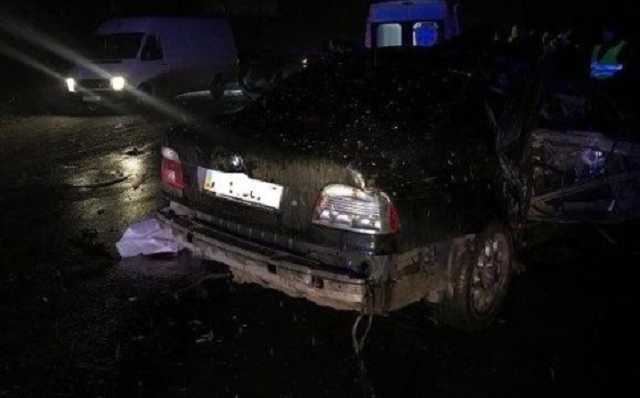 Смертельна ДТП під Луцьком: автомобіль на літній гумі влетів у автобус