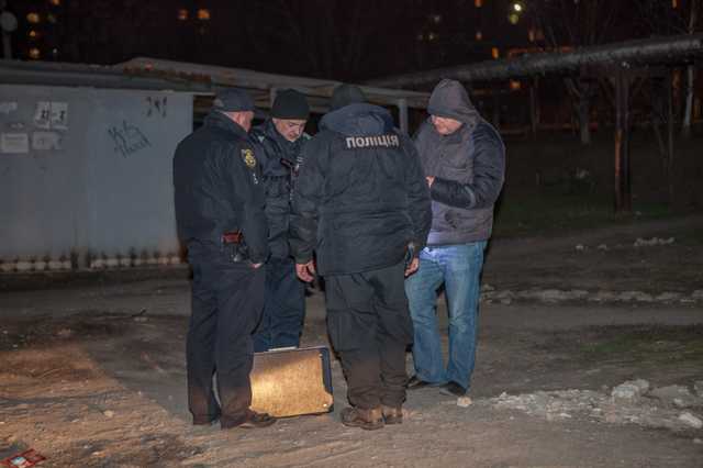 В Днепре на остановке похитили женщину и подстрелили мужчину