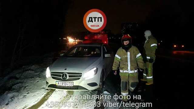 Гололед стал причиной двух ДТП на Новоирпенской трассе