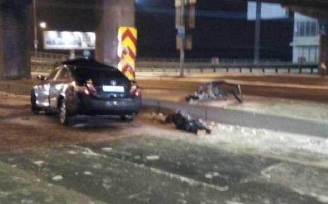 Под мостом Метро Toyota влетела в опору: пассажирка погибла