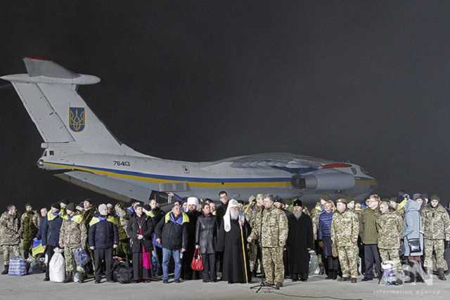 Вернувшихся после обмена боевиков в «ДНР» показательно судят