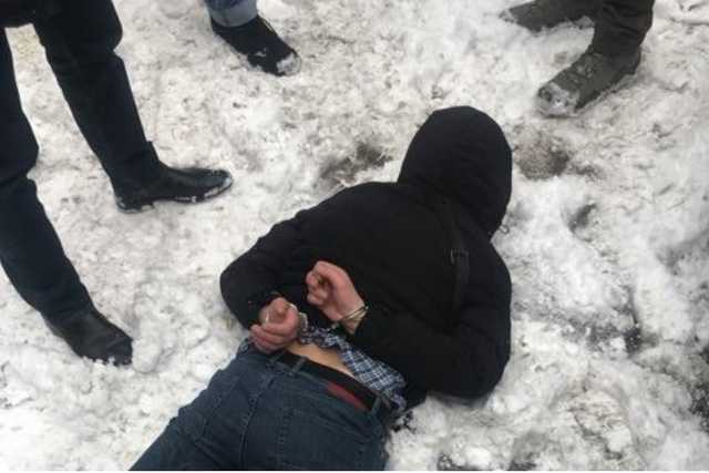 В Киеве на взятке поймали инспектора полиции