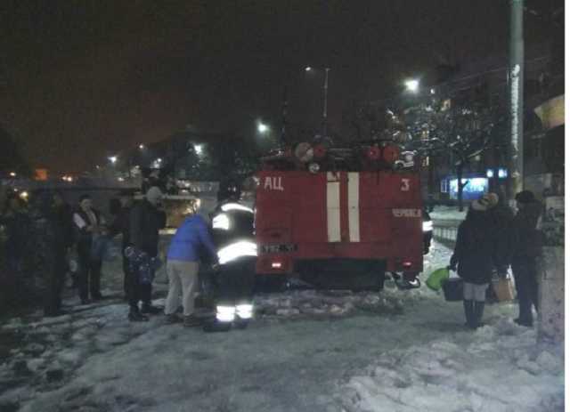 Черкаси два дні без води: сусіди сваряться за сніг