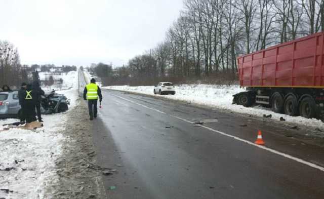 На трассе в Ровенской области граждане Польши попали в ДТП, 2 погибших