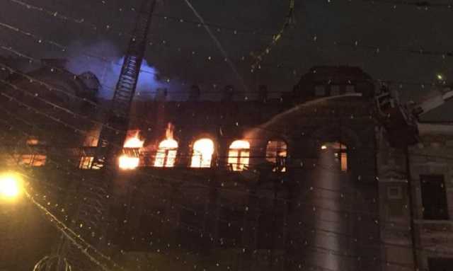 В центре Киева масштабный пожар