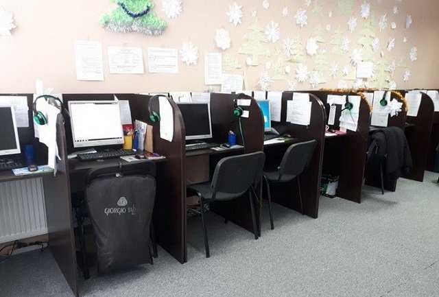 Обслуживали клиентов из РФ: в Черниговской области СБУ разоблачила нелегальный колл-центр