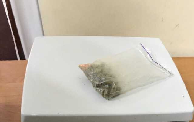 На митному пості «Ягодин» затримали француза, що перевозив наркотики в шапці