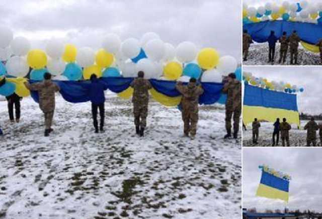 Под носом у террористов "ЛНР" развернули флаг Украины: мощные фото