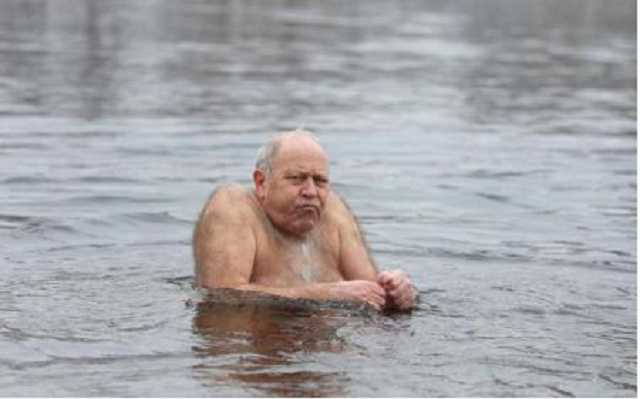 Можна знову красти: купання нардепів на Водохрещу порвали мережу