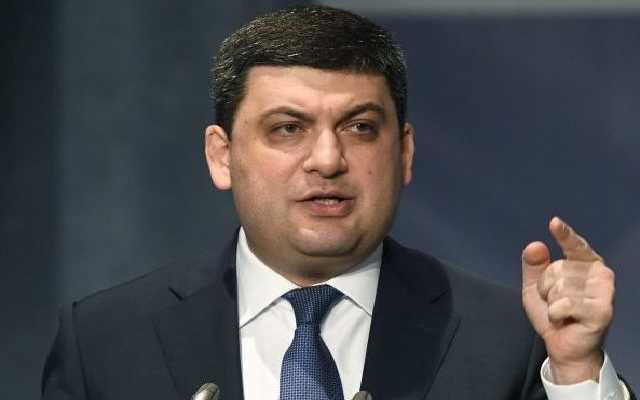 Скоро стабилизируется: Гройсман назвал причину резкого падения гривни