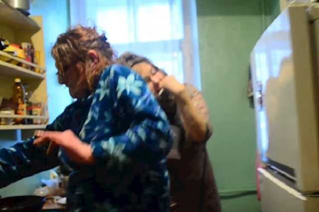 Российские пенсионерки присоединились к секс-флешмобу в поддержку курсантов