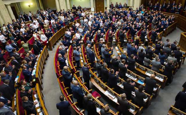 Парламентская шестерка получит 513 млн из бюджета