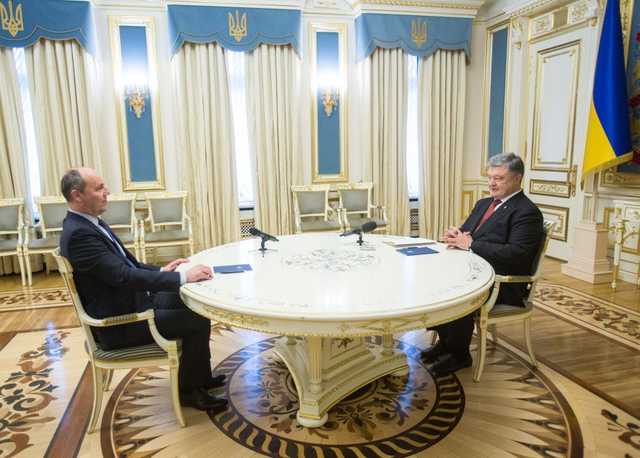 Порошенко подписал представление на новых членов ЦИК