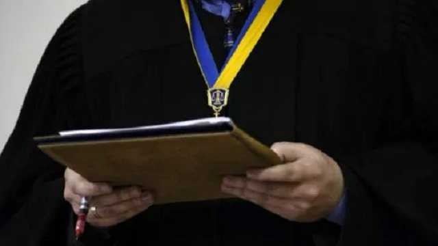 Судей Апелляционного суда Киева обсыпали мукой