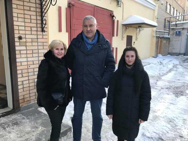 Журналист Роман Сущенко в СИЗО встретился с женой и дочерью