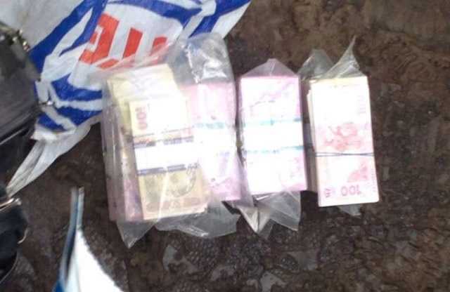 На Полтавщині правоохоронці затримали на хабарі в 700 тисяч екс-працівника Держземінспекції