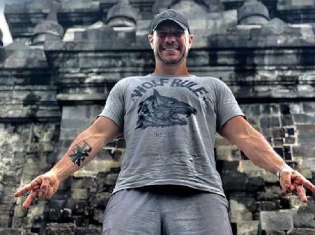 "Тюлень украинский". Кива показал, как прыгает в бассейн