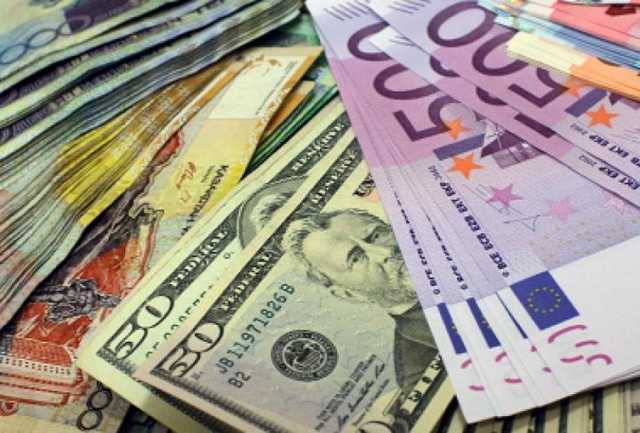 Власти предупредили украинцев о резком росте цен на коммуналку и бензин