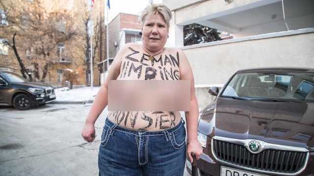  Femen   10-      