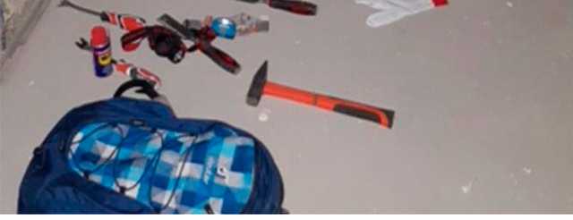 В Киеве грабители-иностранцы выбили стену и украли сейф