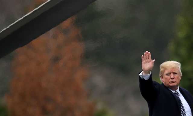 Трамп хотел, но не успел встретиться с Порошенко в Давосе