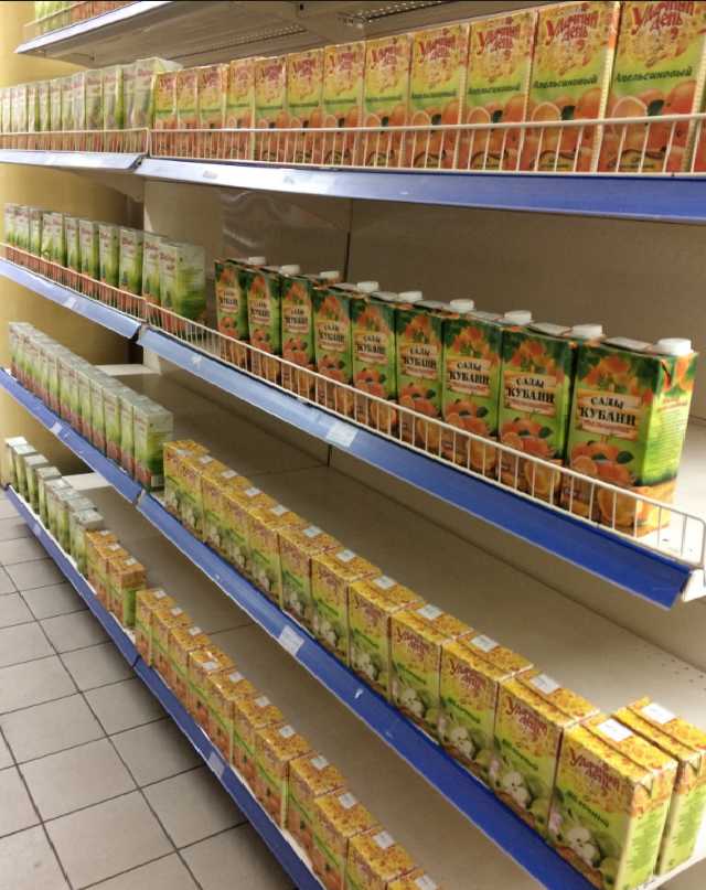 Как в КНДР: фото из магазинов "ЛНР" шокировало сеть