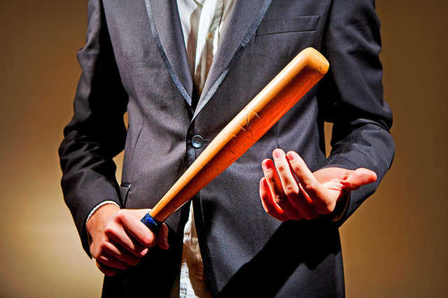 У вас есть квартира? Трепещите, люди в масках придут к вам!