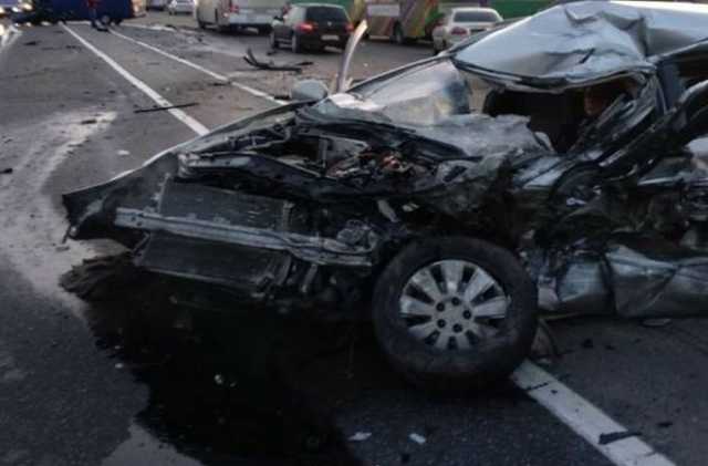 Массовое ДТП в Киеве: столкнулись две машины и автобус, есть пострадавшие