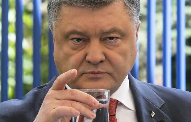 За поддержку Саакашвили силовики обыскивают семьи его соратников