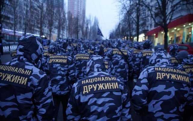 Луценко хочет законом разрешить "нацдружинникам" патрулировать улицы