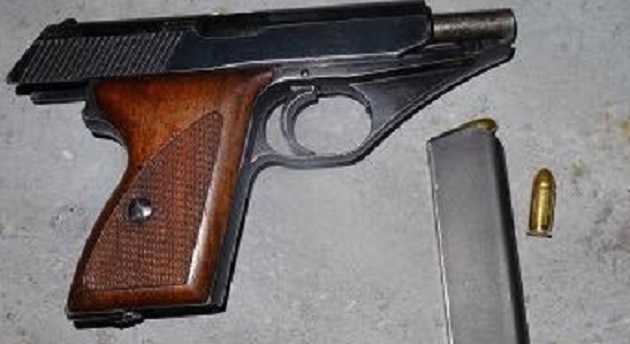 Мужчина разгуливал по Киеву с пистолетом и патронами